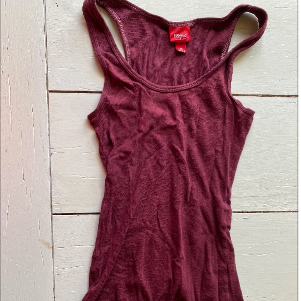 maroon tank